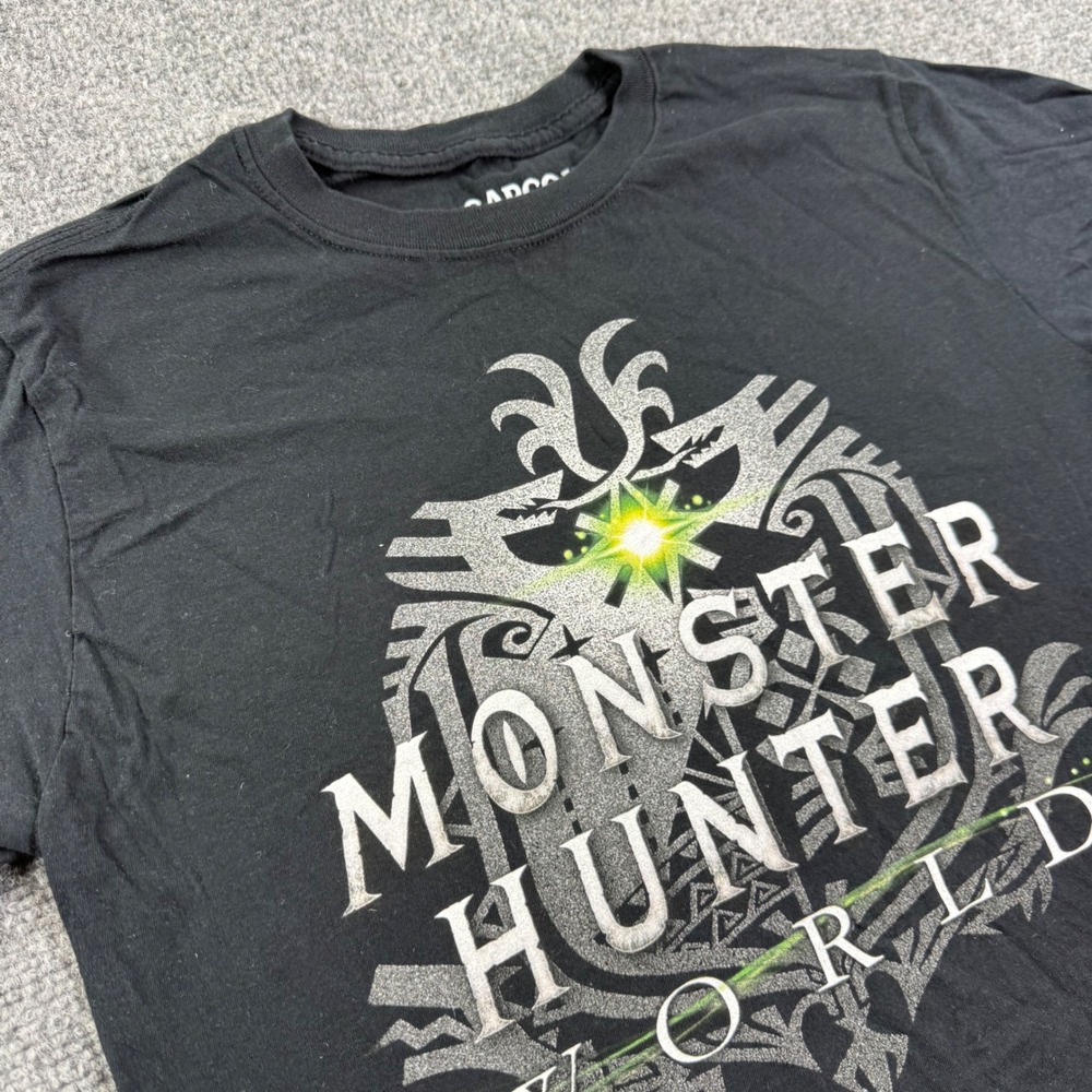 Capcom Monster Hunter World Medium Black Graphic Tee Short Sleeve Mens